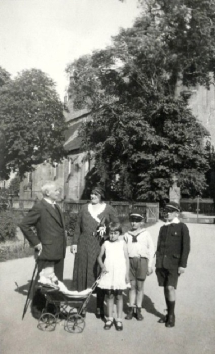 Wiąz Marysieńki, połowa lat 20.